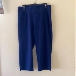 Lands End Starfish crop, navy blue, Medium. NWOT
